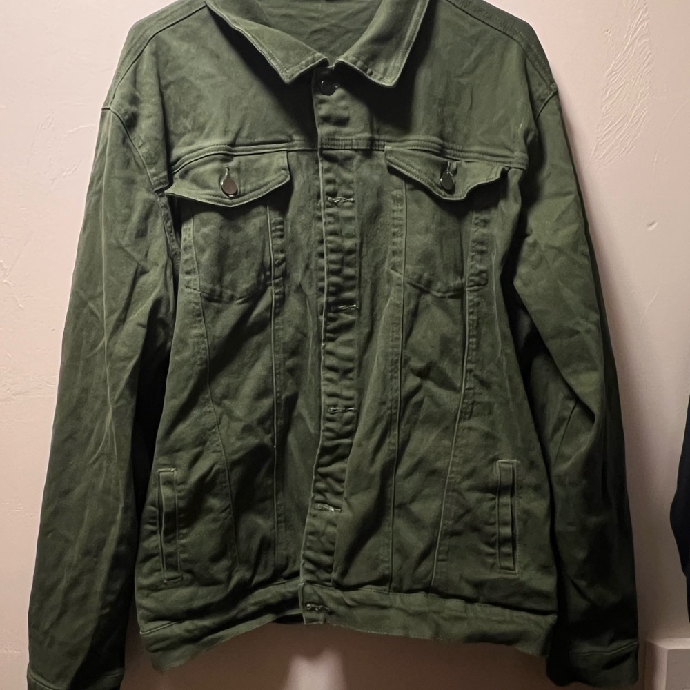Green Button-Up Jacket - Picture 2 of 3